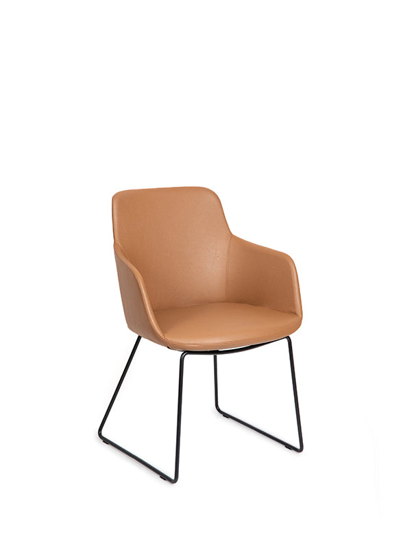 Salute Lounge Sled Black